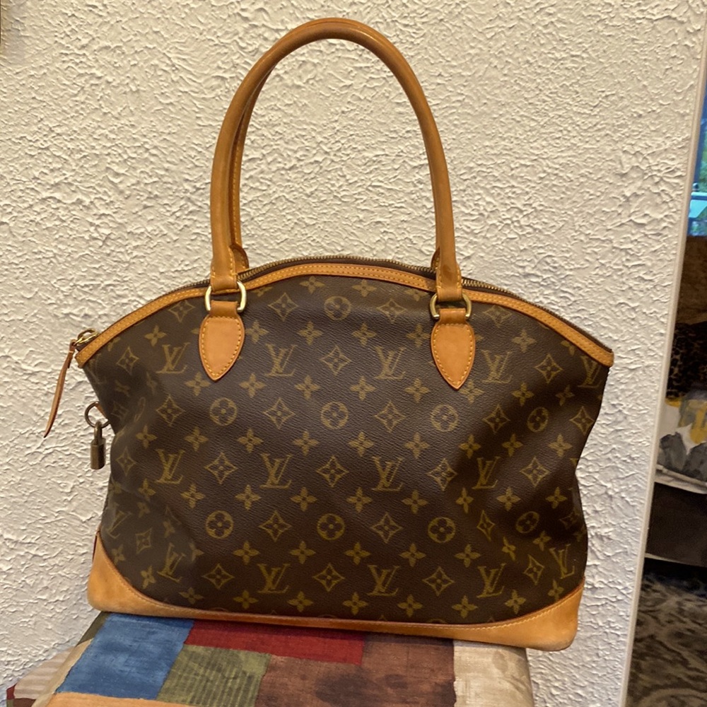 Louis Vuitton Horizontal Lockit Purse,